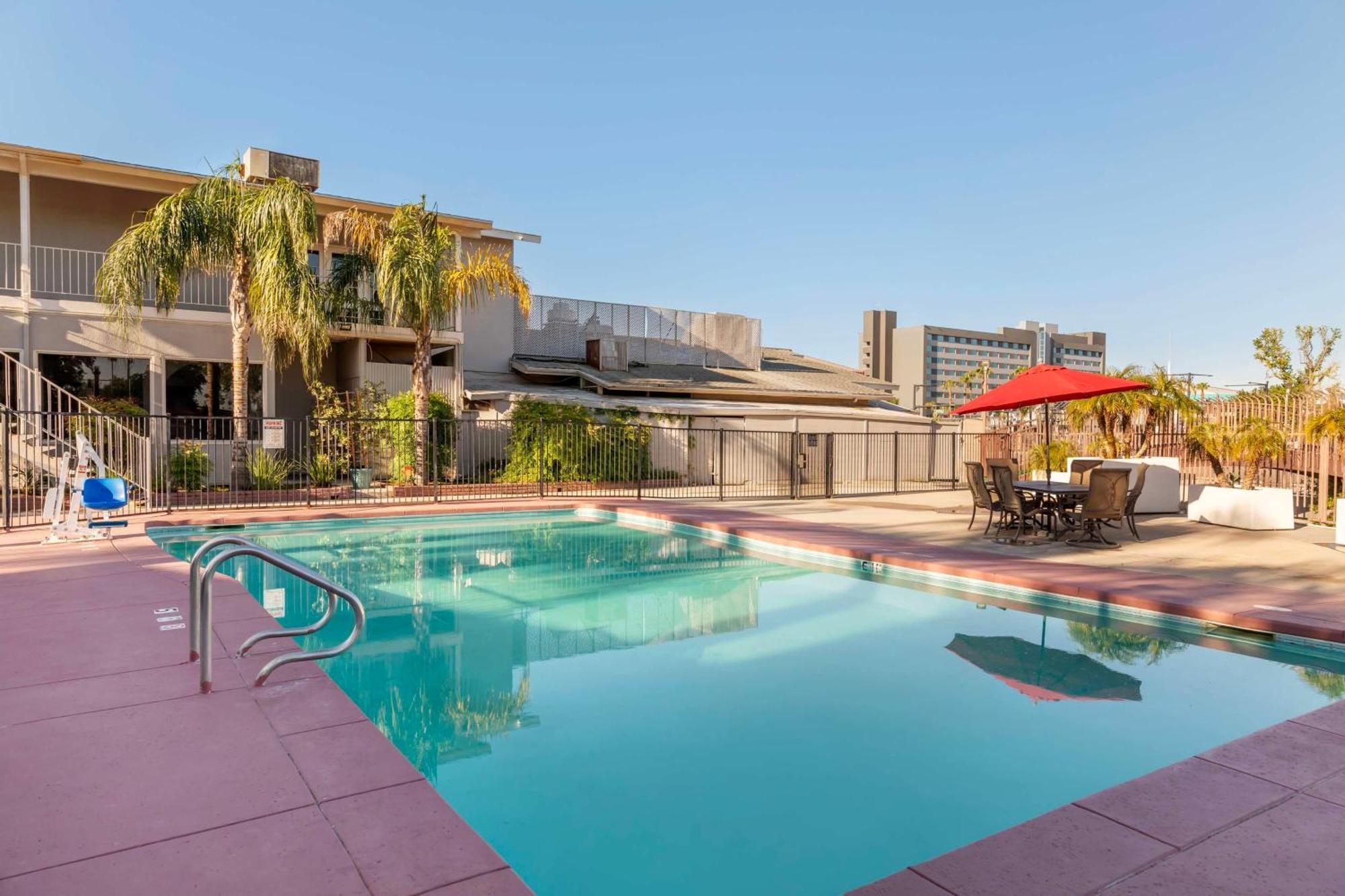 Best Western Plus Hill House Bakersfield Ngoại thất bức ảnh